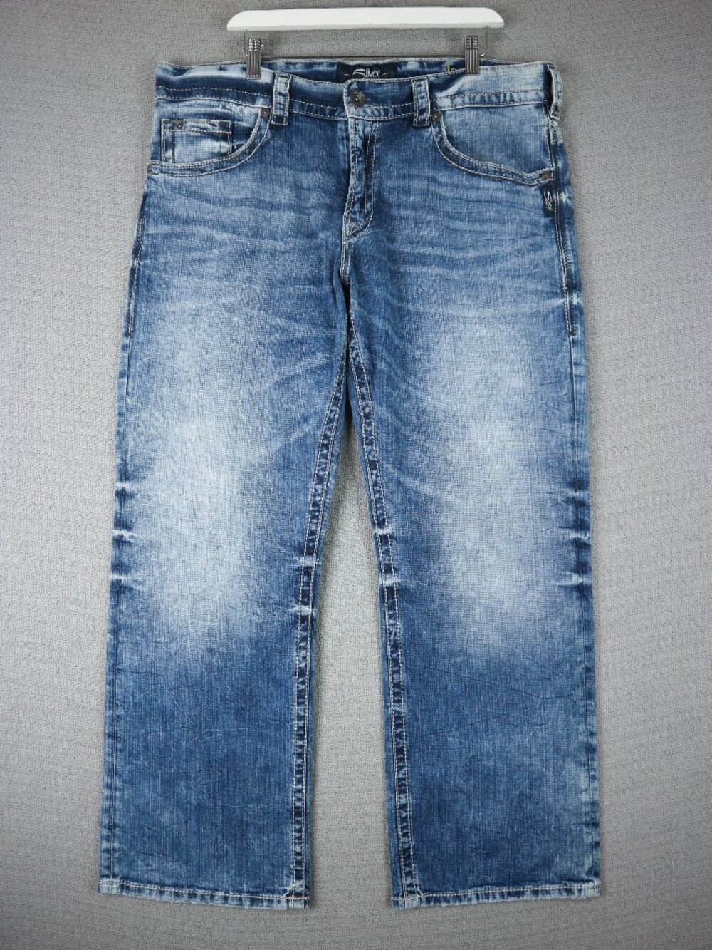 Silver Jeans Co Gordie Jeans Mens 38x32 fits 39x30 Light Wash Denim Whiskers